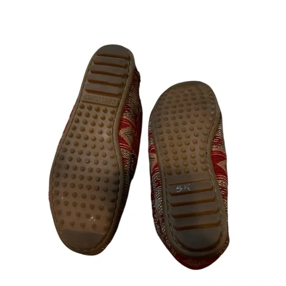 Minnetonka Women's Red Patterned Moccasins size 9.5 GUC - Picture 5 of 5